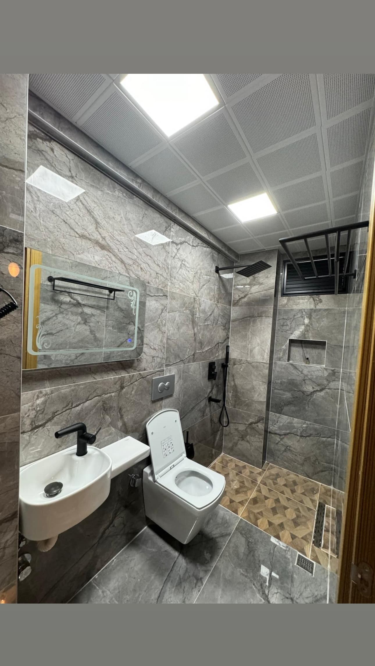 Banyo tadilatı sonrası modern dekorasyon