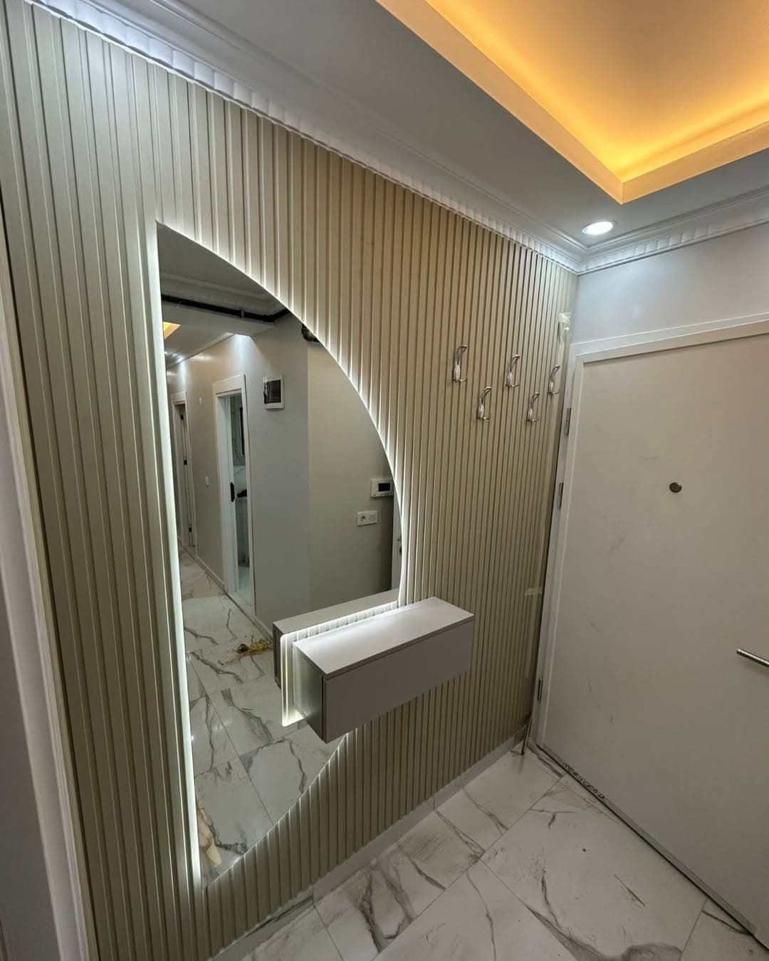 Modern dresuar ve dekoratif ayna tasarımı